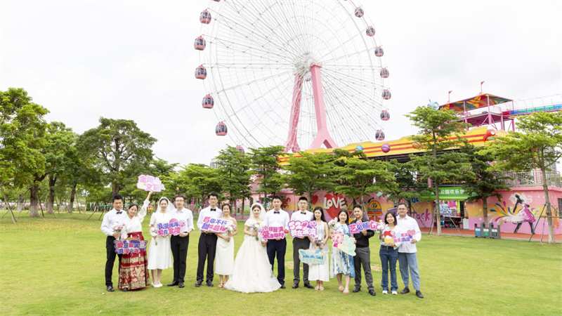 8对新人在珠海市金湾区集体婚礼中开启幸福人生