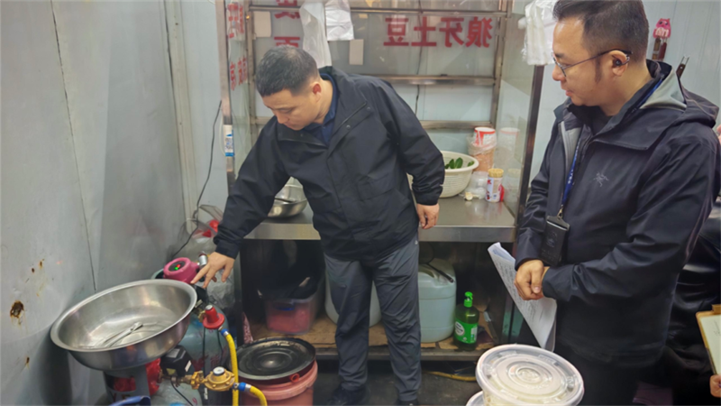 金湾这个夜市成为市民休闲娱乐“文明打卡地”